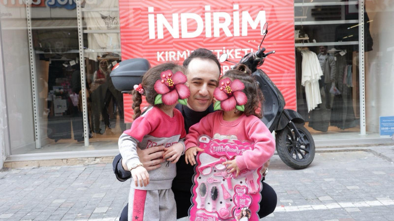 Vakıflar, Aydın'da Yetim ve Öksüz Çocuklara Ramazan'da Sahip Çıkılıyor!