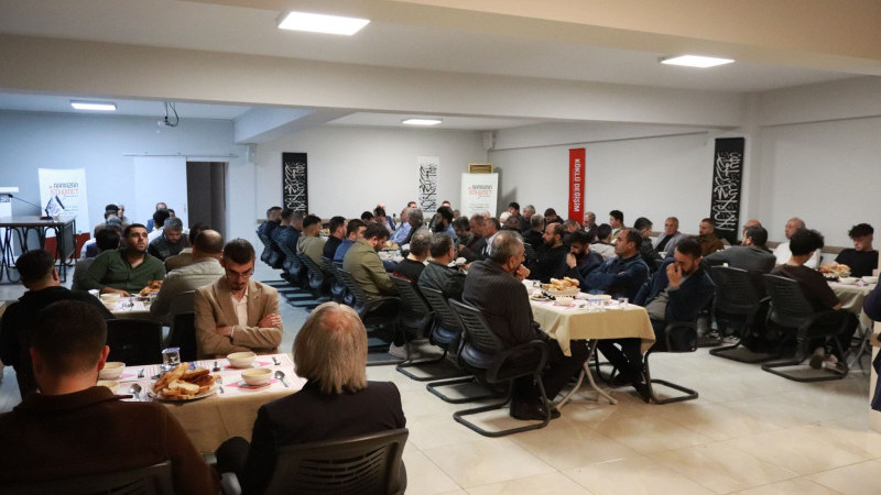Köklü Değişim Aydın’da Ramazan’ın Ruhunu Yansıtan İftar Düzenledi.