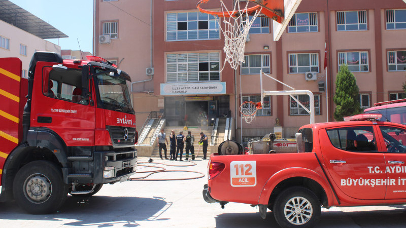 Aydın İncirliova’da Okulda Elektrikten Kaynaklı Yangın Çıktı.