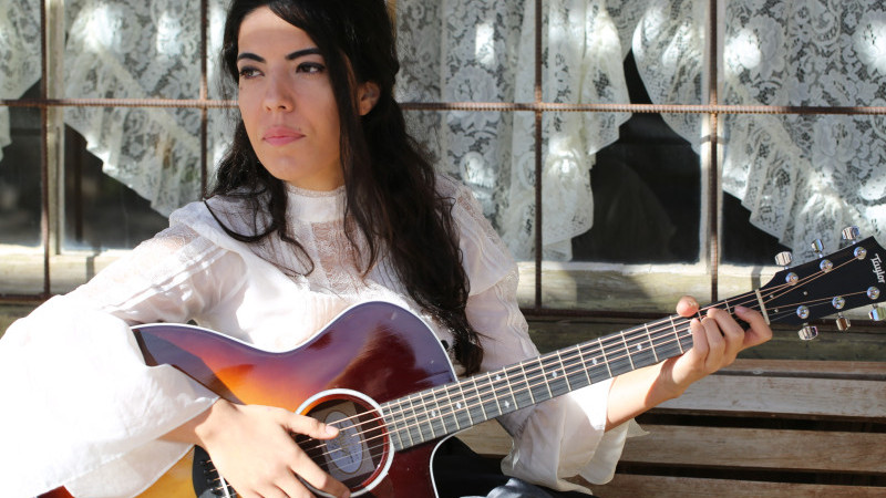 NESLİHAN, Amerika'dan Vefa Albümüyle Geri Döndü!