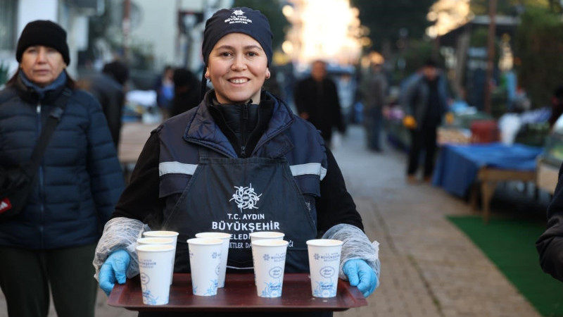 Soğukta Tezgâh Açan Esnafı Çerçioğlu Yalnız Bırakmadı