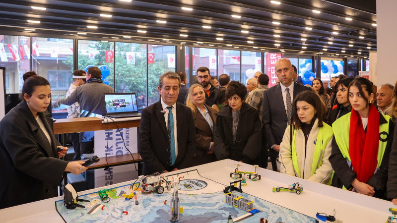 Efeler’de Dijital Gençlik Merkezi Kursları Aralıksız Sürüyor