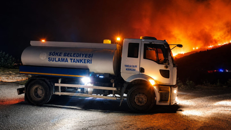 Söke Belediyesi’nden Çine’deki Orman Yangınına Destek